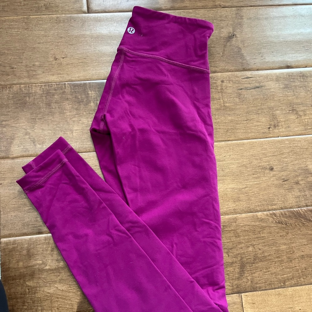 Lululemon magenta leggings